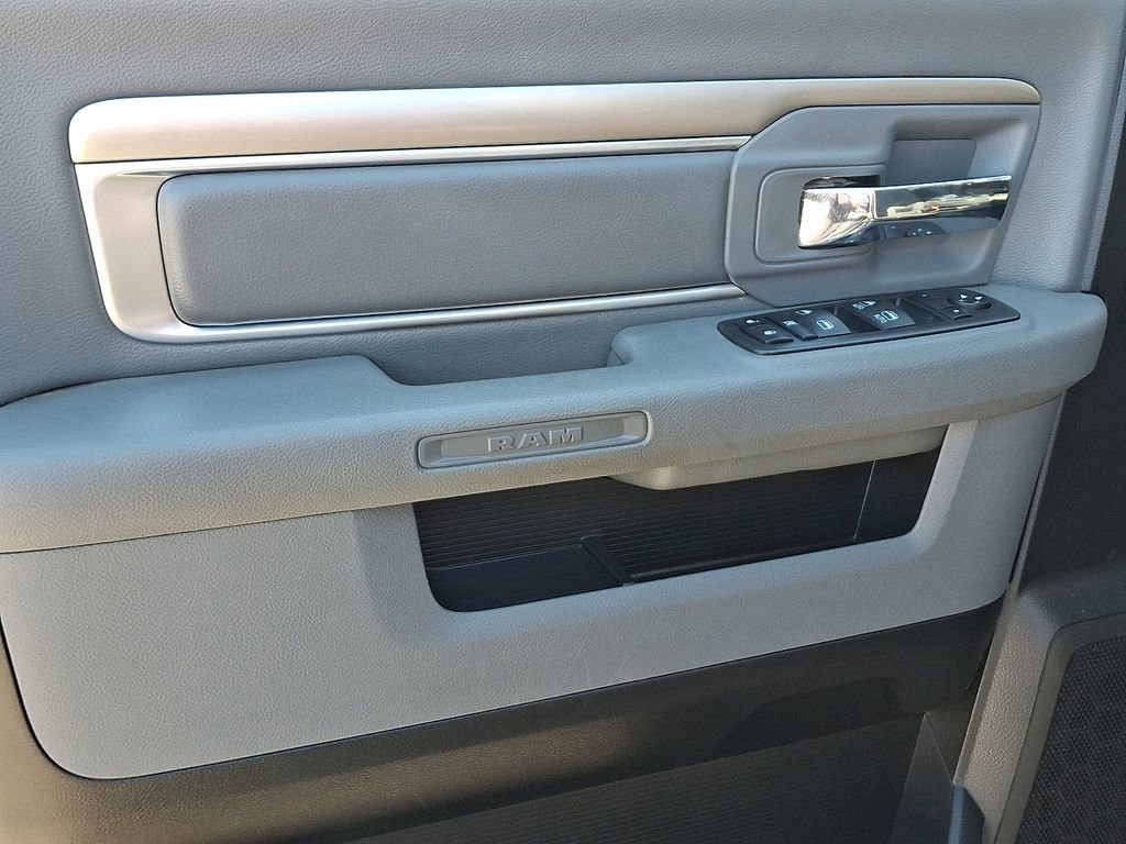 Used 2019 RAM 1500 Classic Warlock AWD/4WD image 12