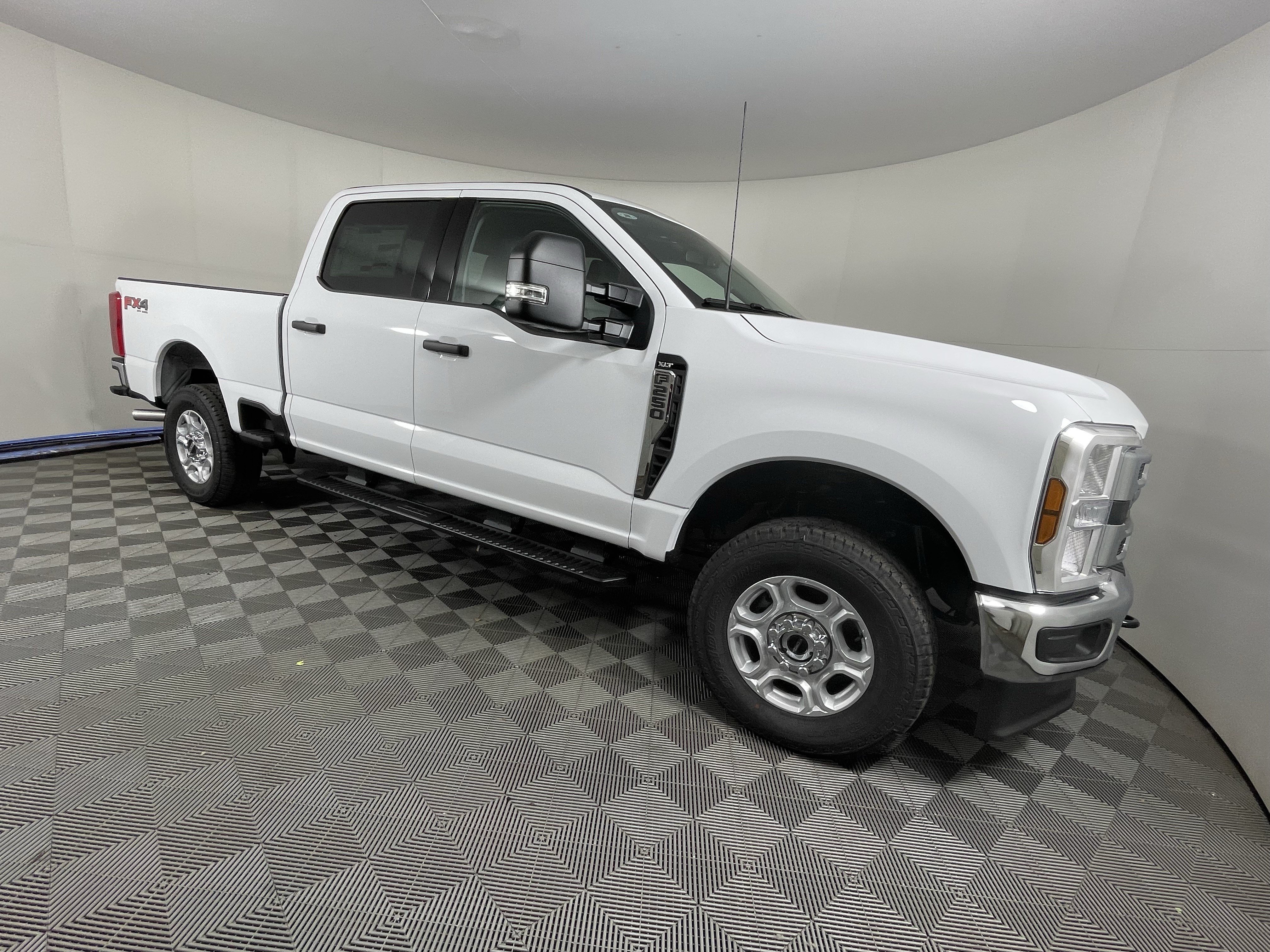 New 2027 Ford F250 XLT w/ FX4 Off-Road Package AWD/4WD image 7