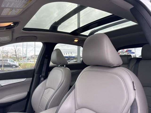 Used 2023 INFINITI QX50 Sensory image 2
