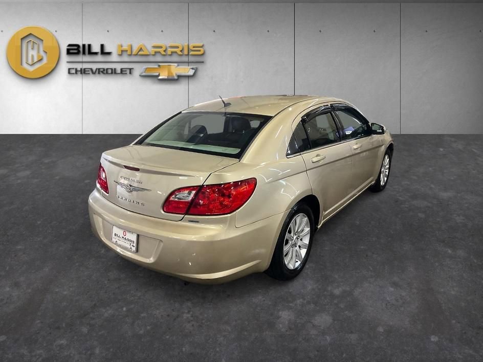 Used 2010 Chrysler Sebring Limited image 2