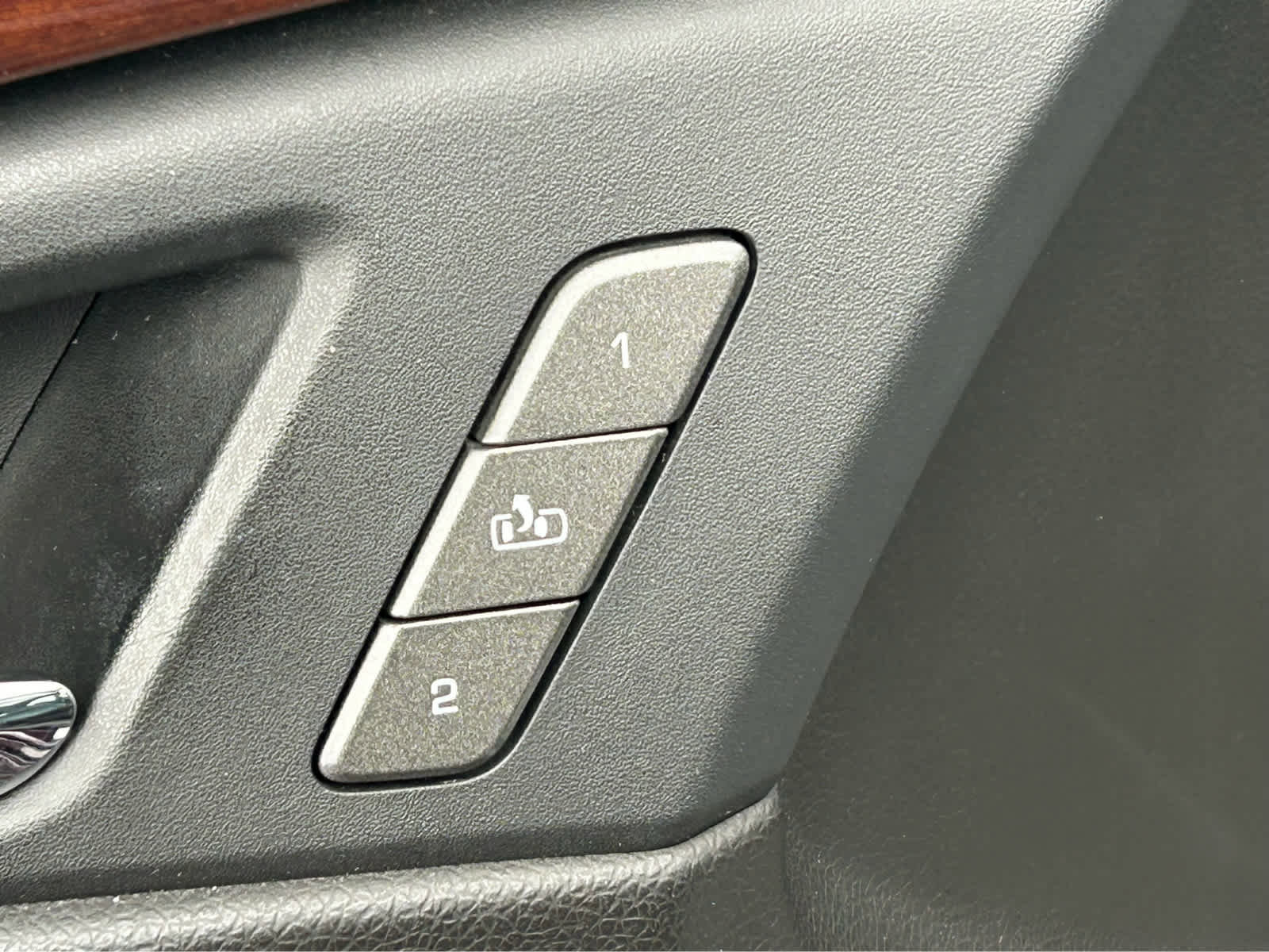 Used 2010 Cadillac CTS Premium image 16