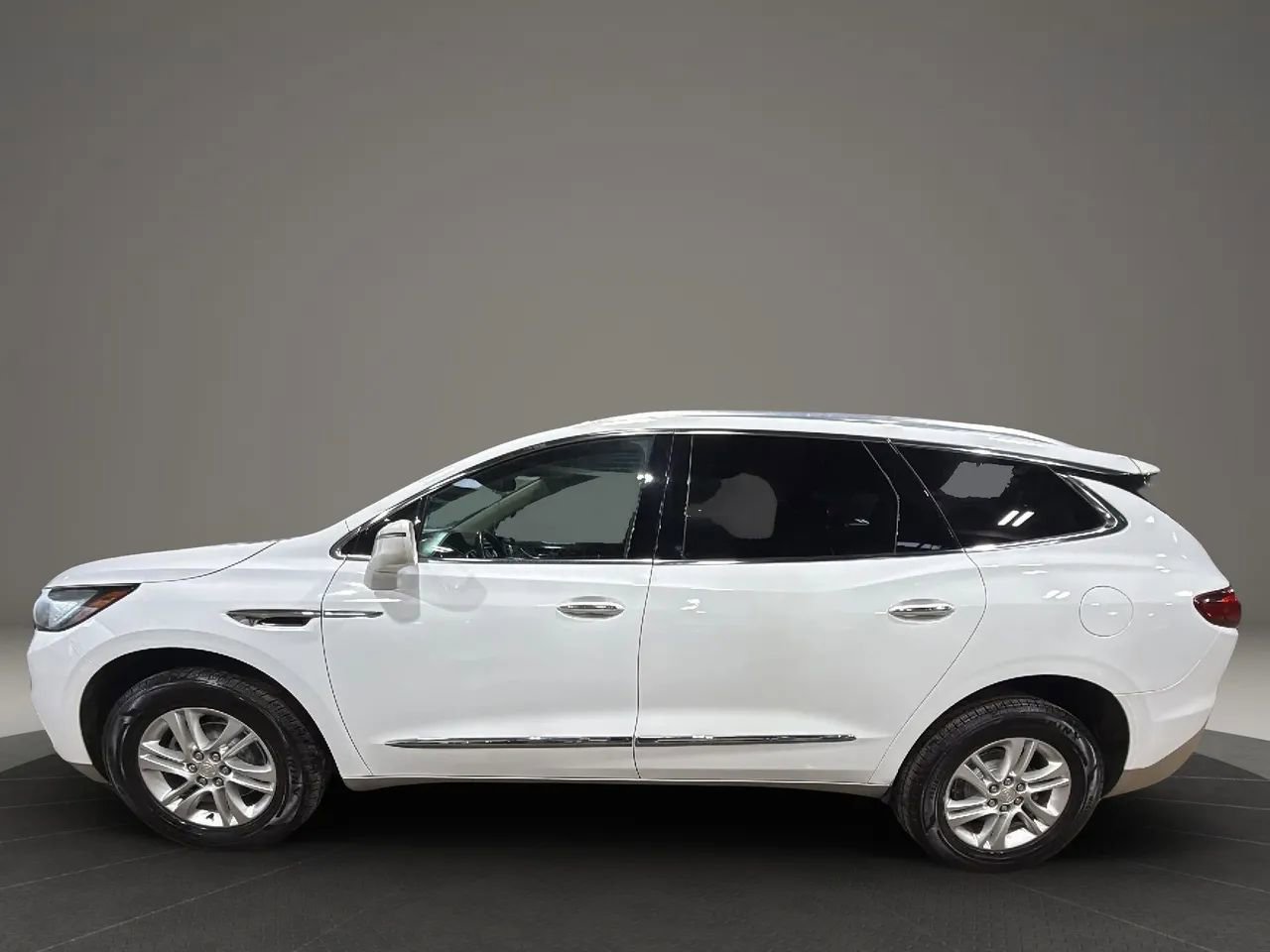 Used 2020 Buick Enclave Essence image 8