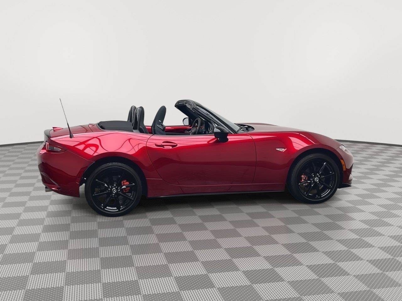 Certified 2021 MAZDA MX-5 Miata Club RWD image 33