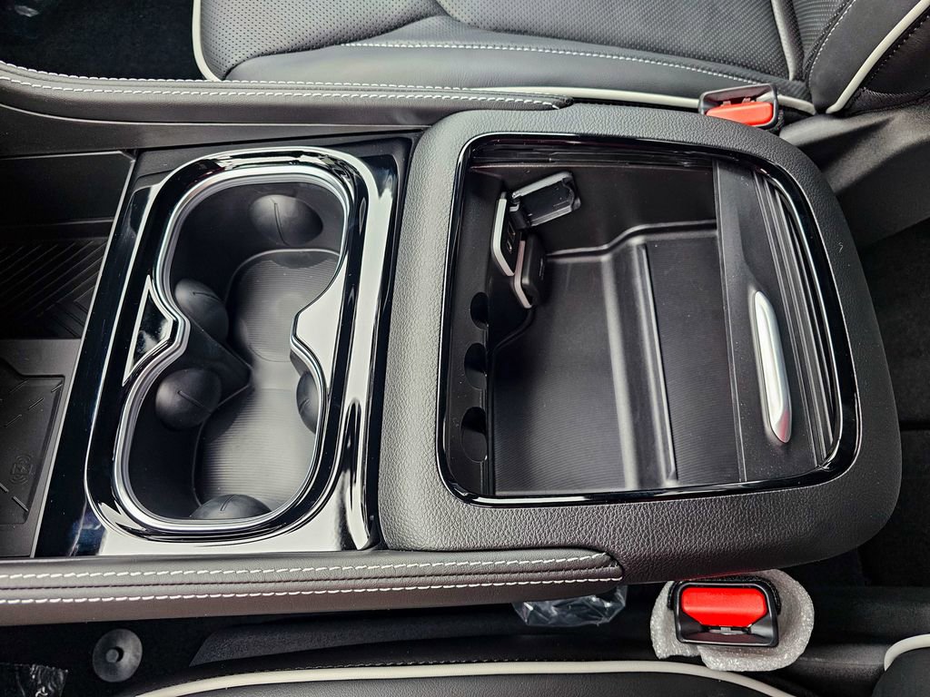 New 2026 Chrysler Pacifica Limited image 28