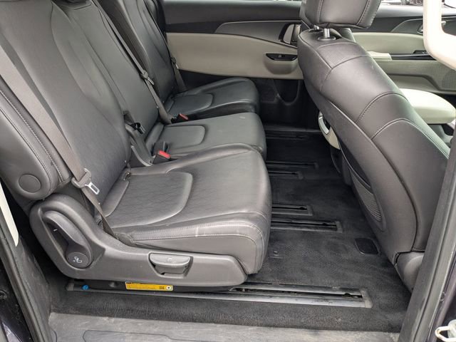 Used 2024 Kia Carnival LX image 25