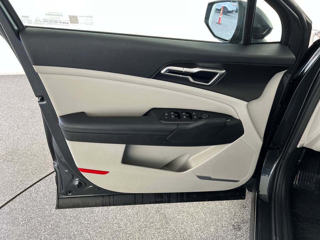 Used 2023 Kia Sportage EX image 13