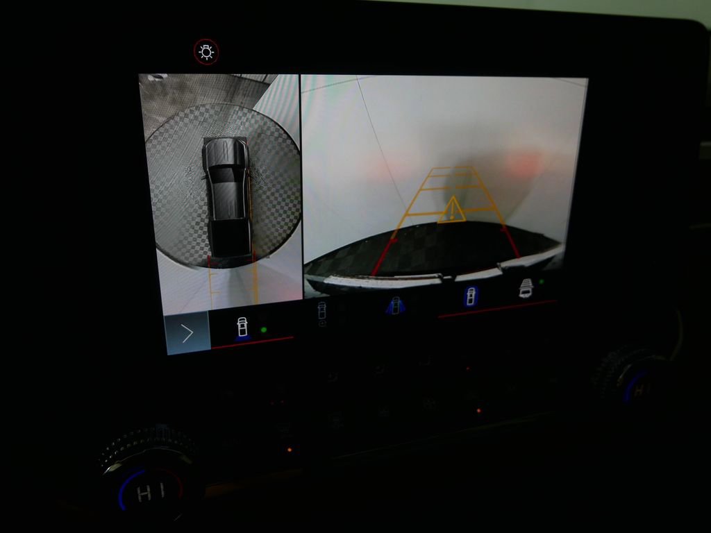 Used 2023 GMC Canyon Denali image 27