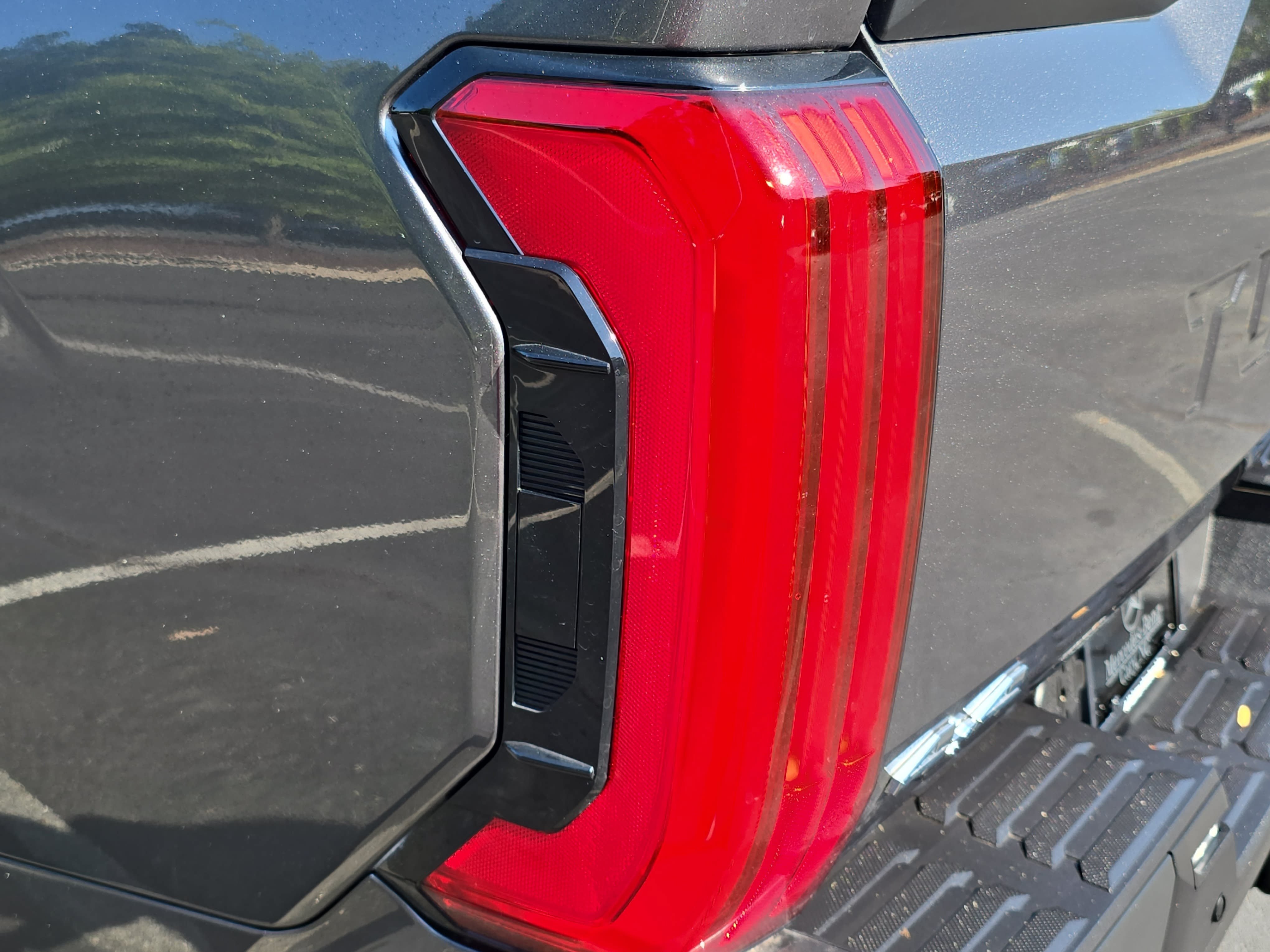 Used 2025 Toyota Tundra SR5 w/ SR5 Convenience Package AWD/4WD image 32