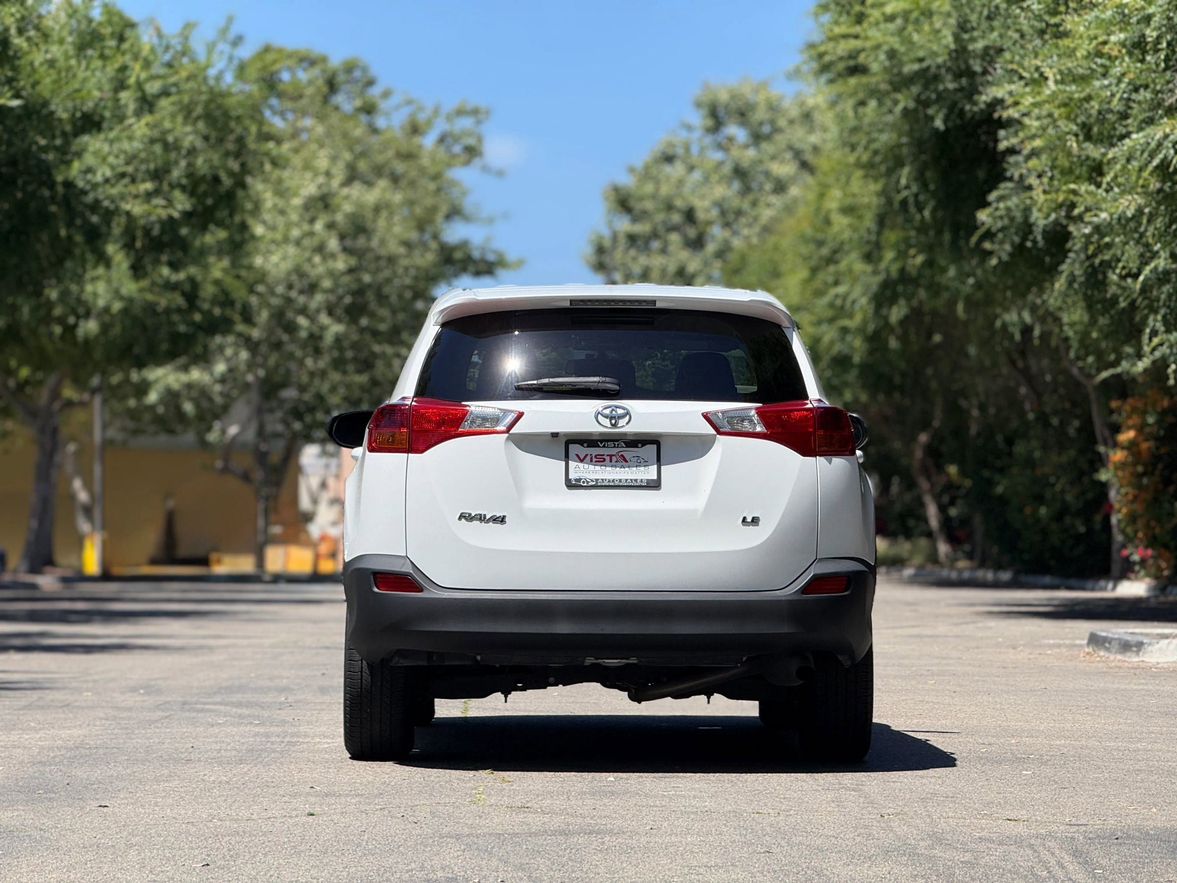 Used 2015 Toyota RAV4 LE image 3