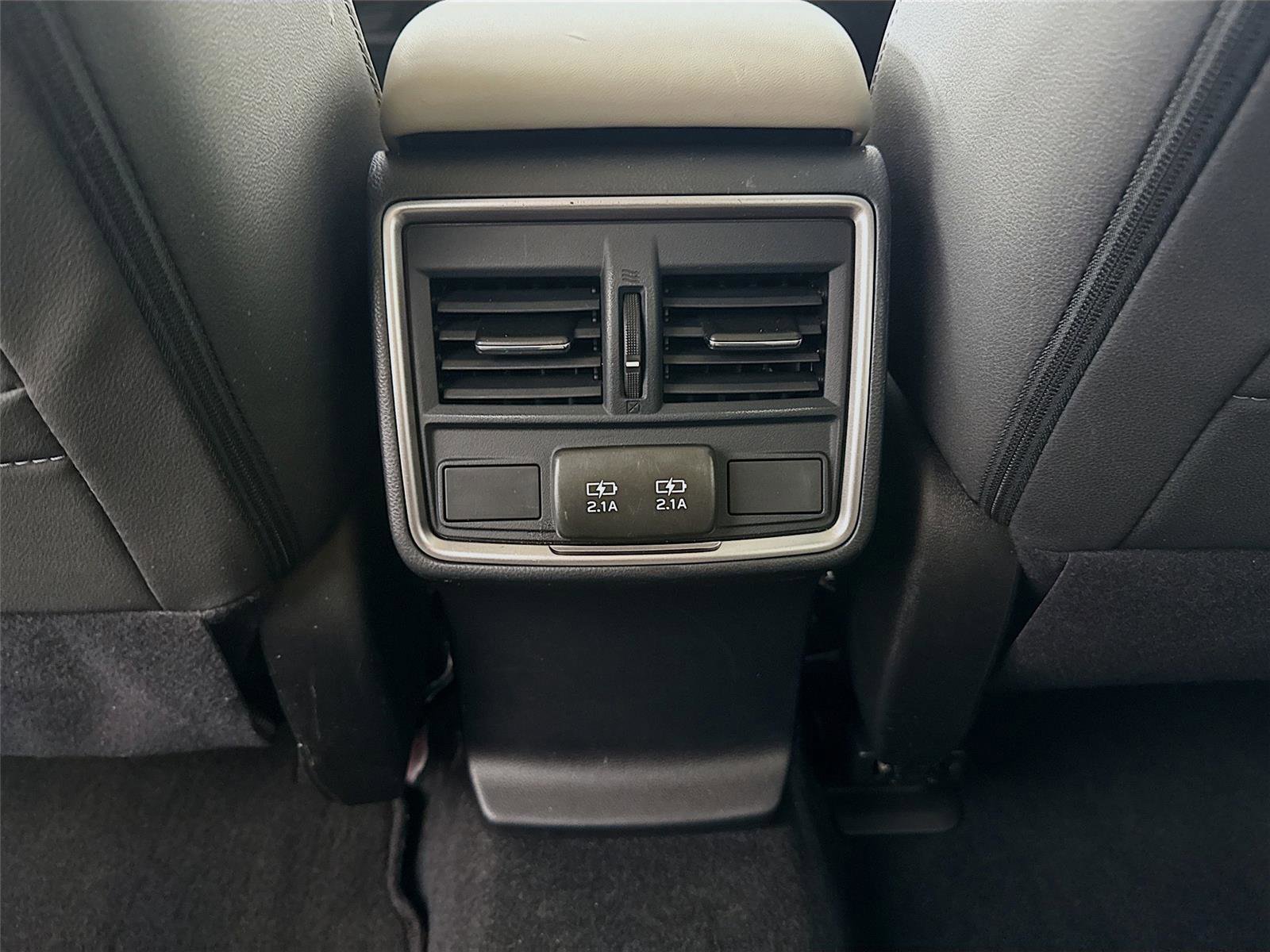 Used 2024 Subaru Forester Premium image 32