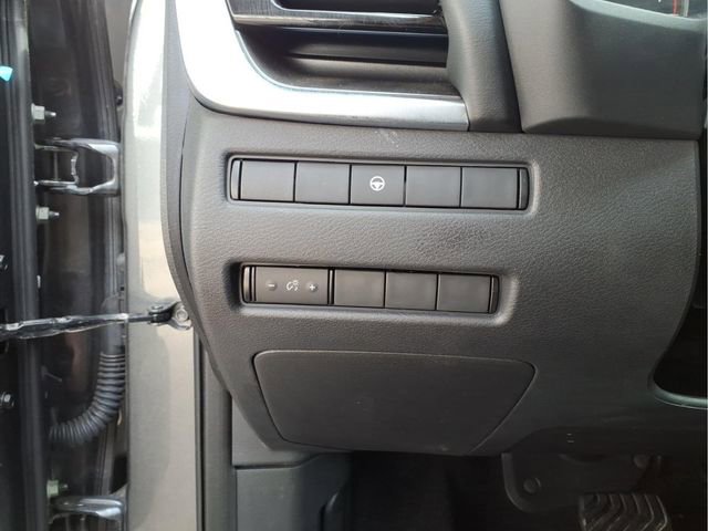 Used 2023 Nissan Rogue SV image 14