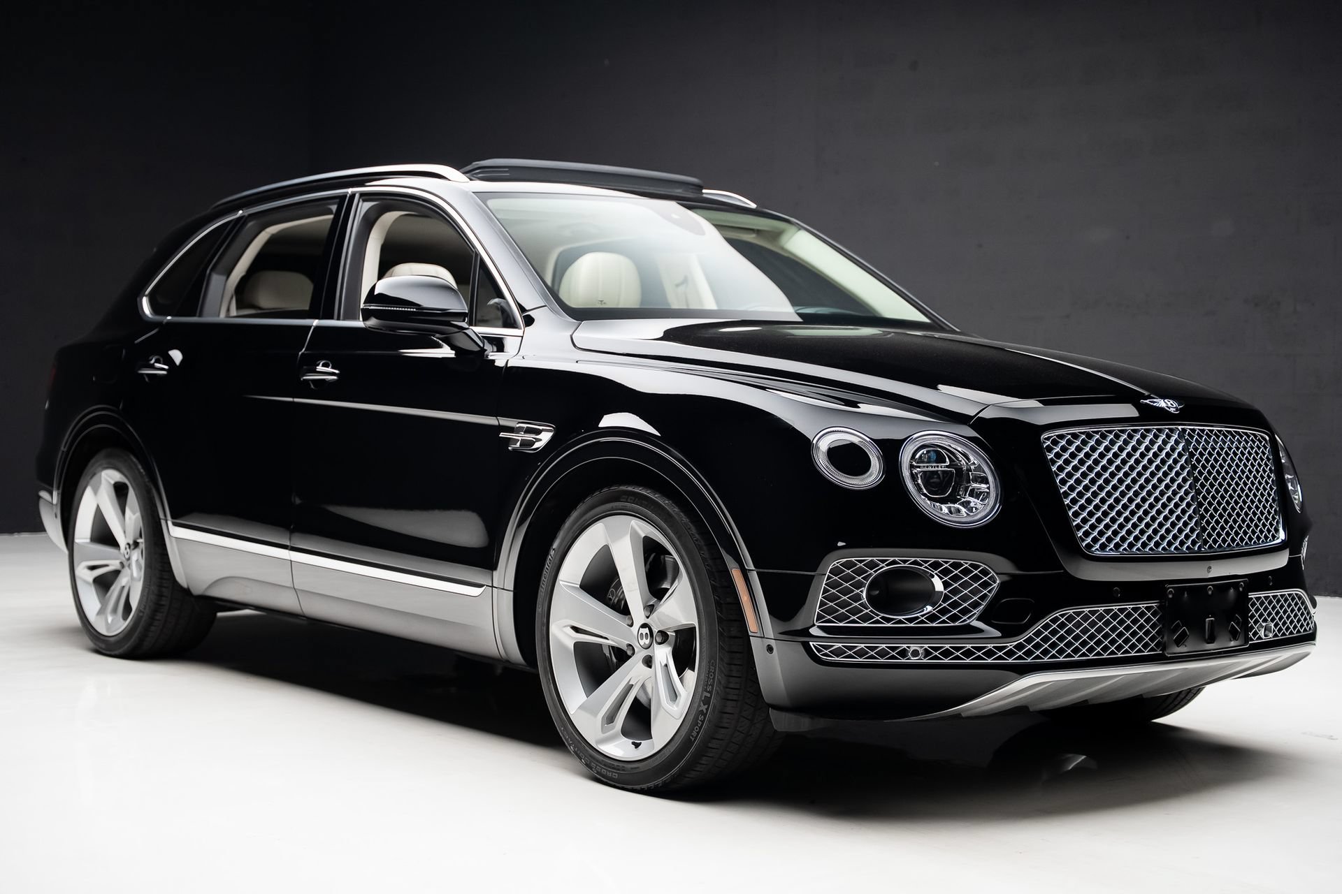 Used 2018 Bentley Bentayga AWD/4WD image 86