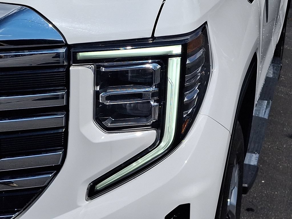 Used 2024 GMC Sierra 1500 SLT AWD/4WD image 9
