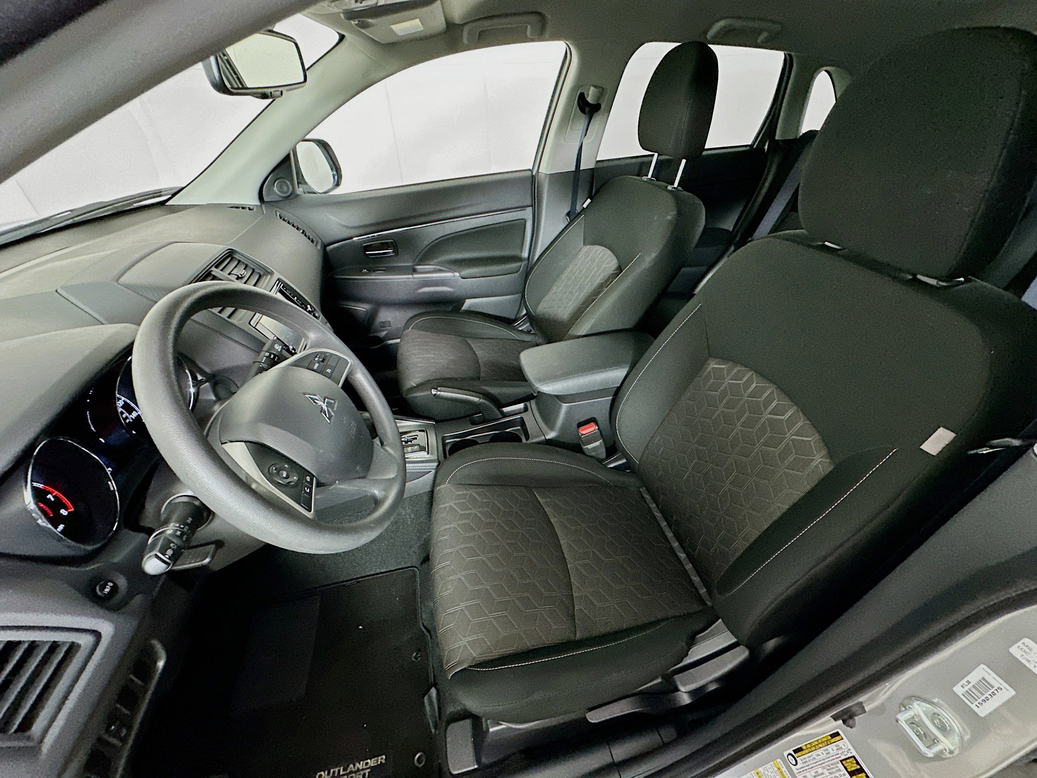 Used 2025 Mitsubishi Outlander Sport ES image 13