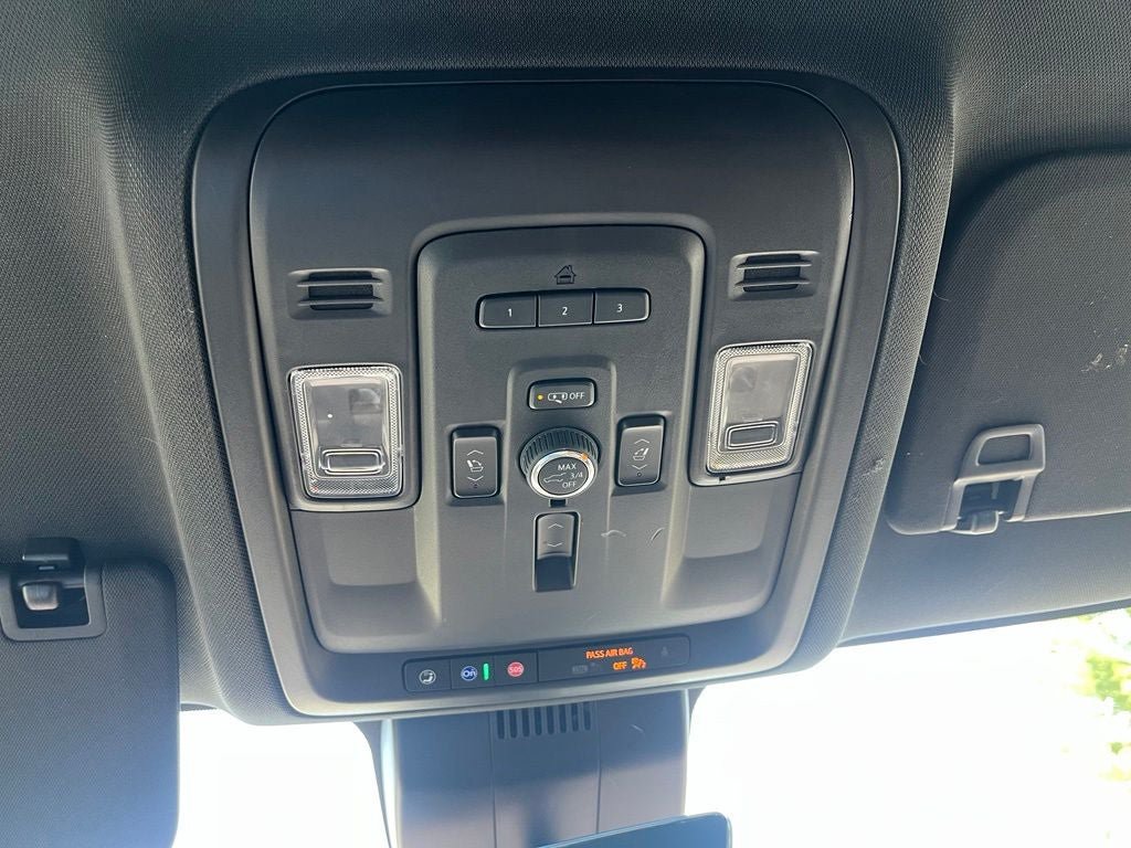 Used 2023 Chevrolet Tahoe High Country AWD/4WD image 37