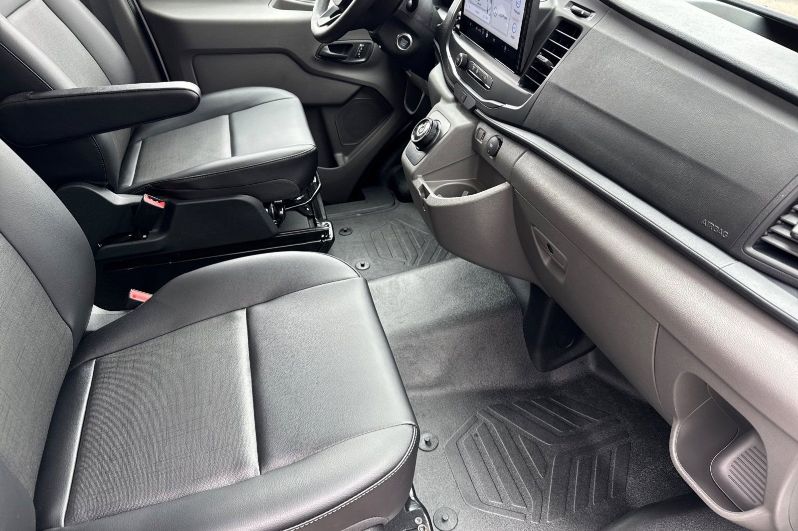 New 2025 Ford E-Transit 148 Medium Roof w/ Load Area Protection Package image 15