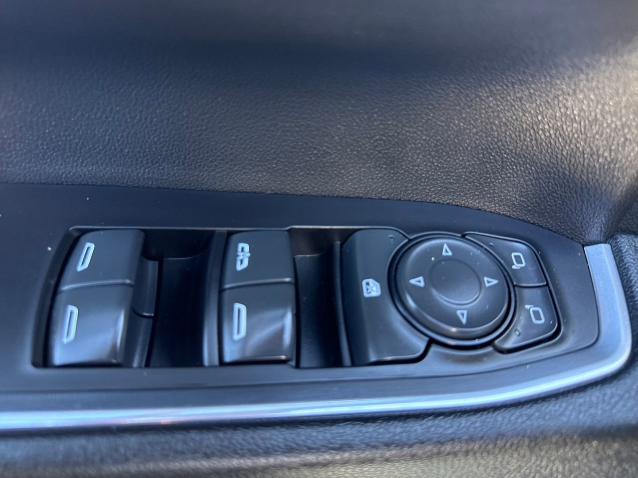 Used 2024 Chevrolet Silverado 3500 LT w/ Convenience Package image 16