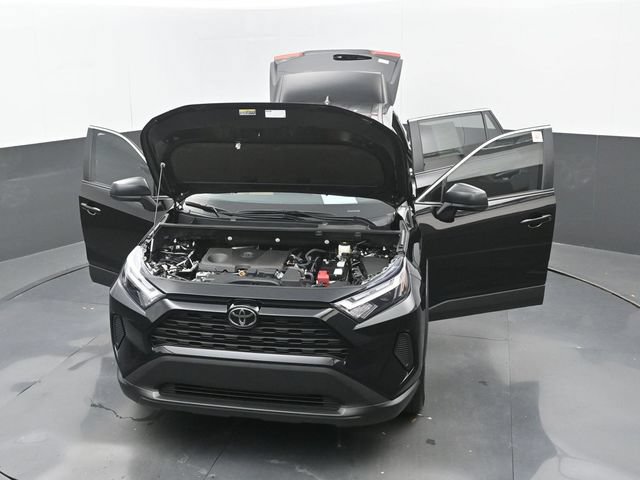 Used 2025 Toyota RAV4 LE AWD/4WD image 33