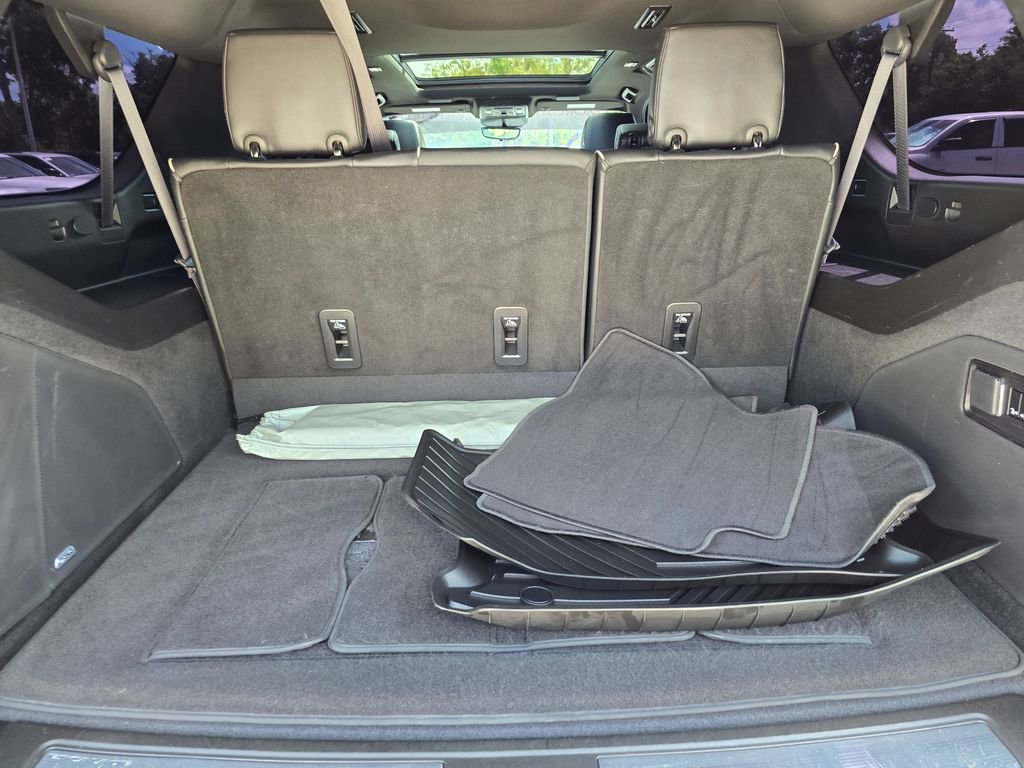 Used 2022 Cadillac Escalade ESV Premium Luxury image 46