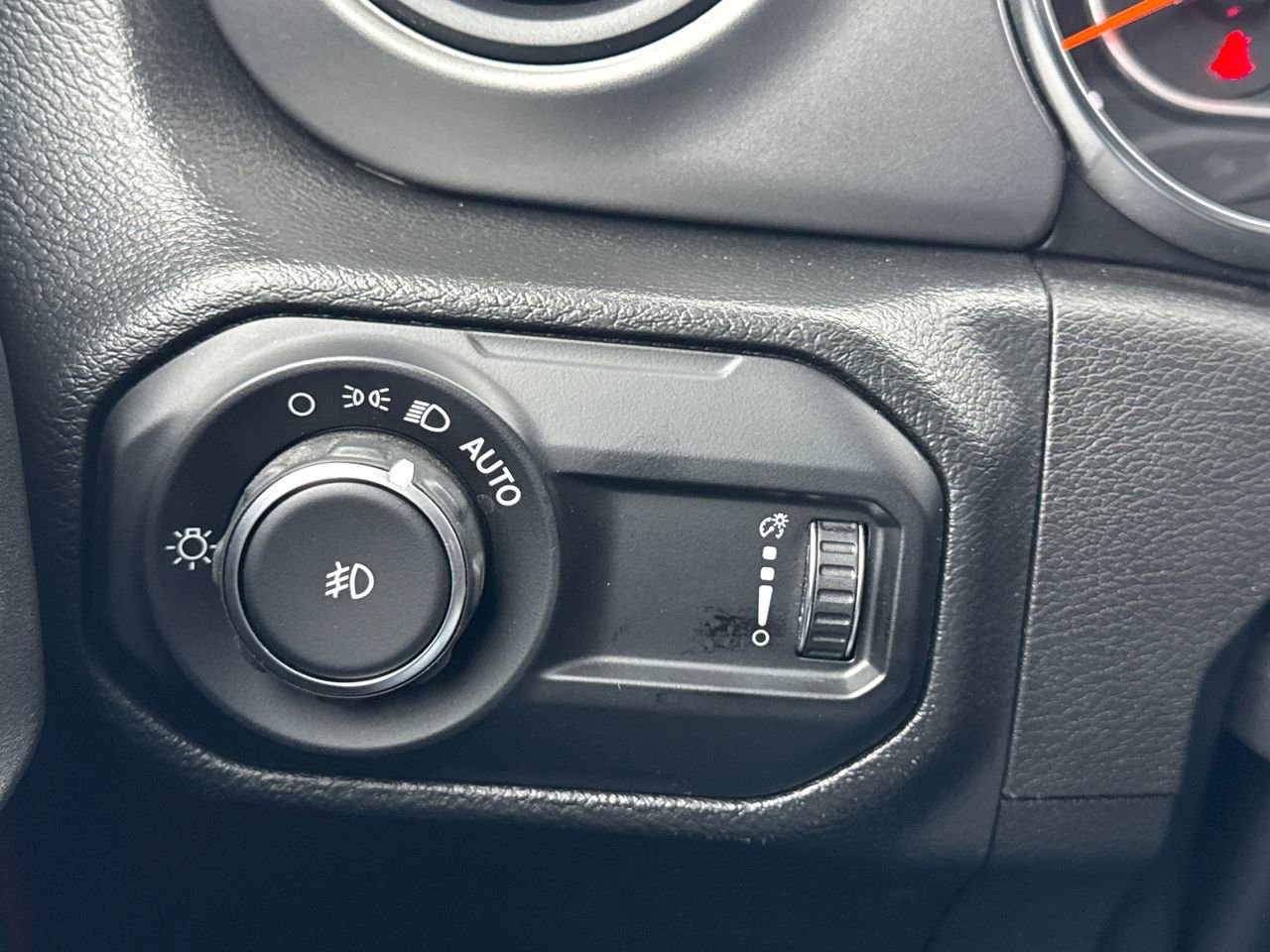 Used 2023 Jeep Wrangler Willys image 29