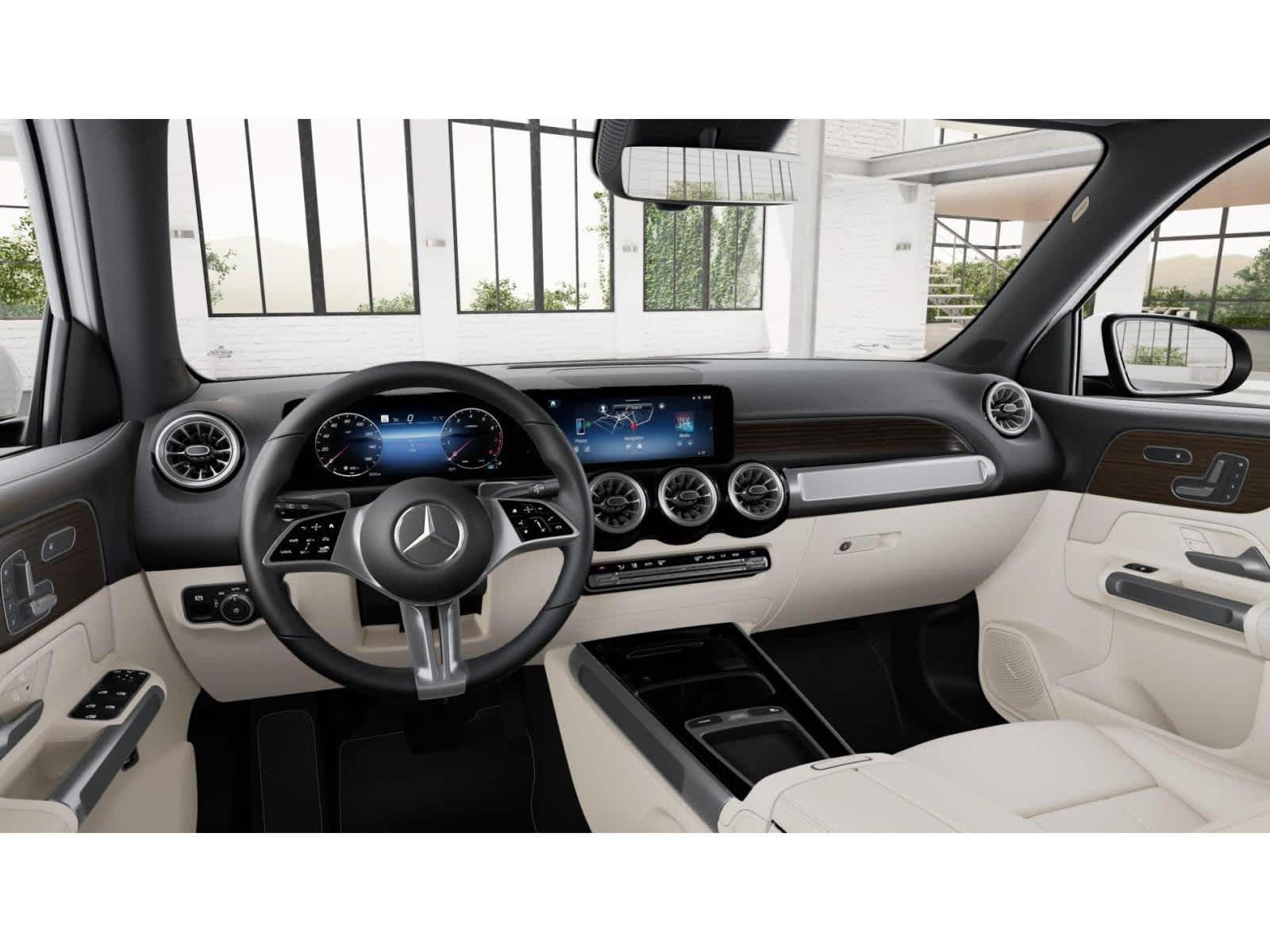Used 2026 Mercedes-Benz GLB 250 4MATIC image 2