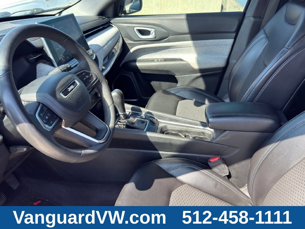 Used 2023 Jeep Compass Latitude w/ Convenience Group AWD/4WD image 10