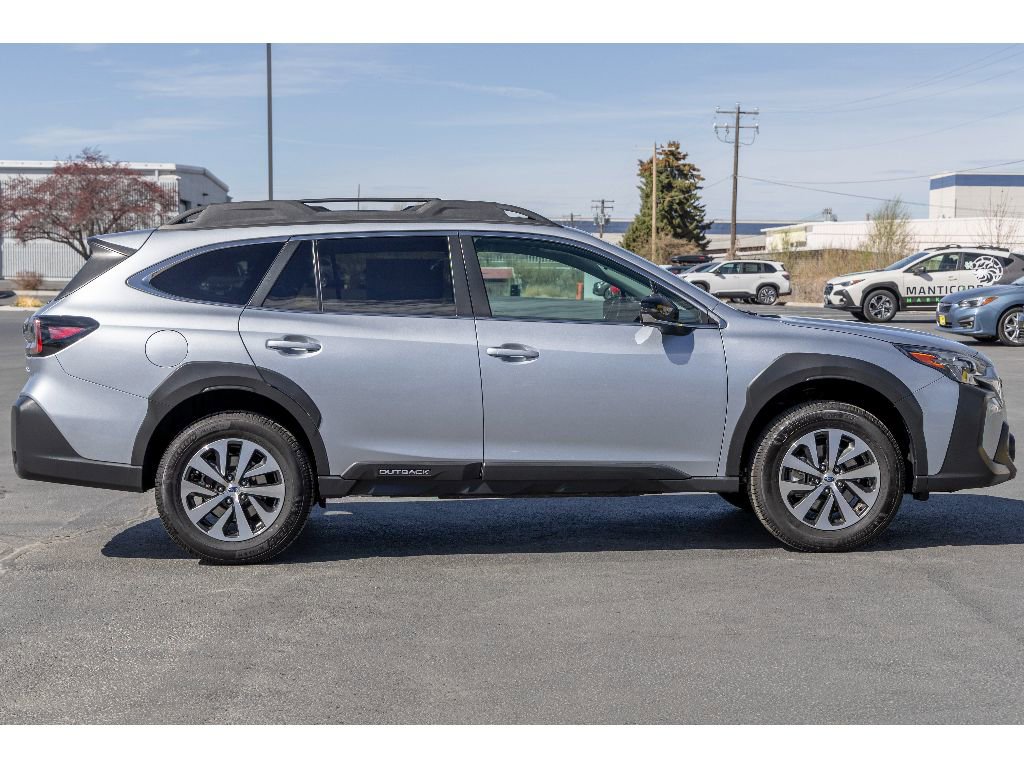 Used 2023 Subaru Outback Premium AWD/4WD image 2