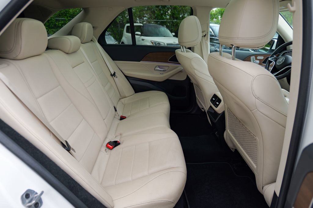 Used 2025 Mercedes-Benz GLE 450e 4MATIC image 33