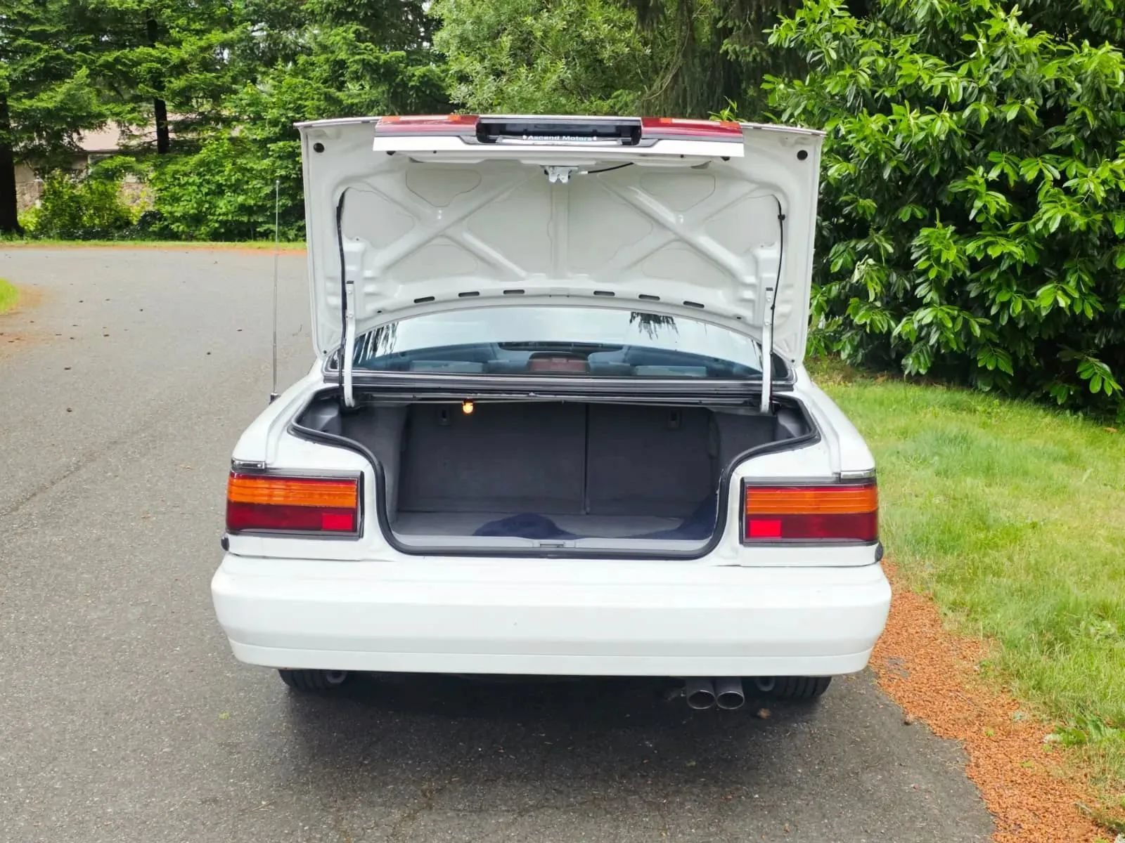 Used 1990 Toyota Camry LE FWD image 16