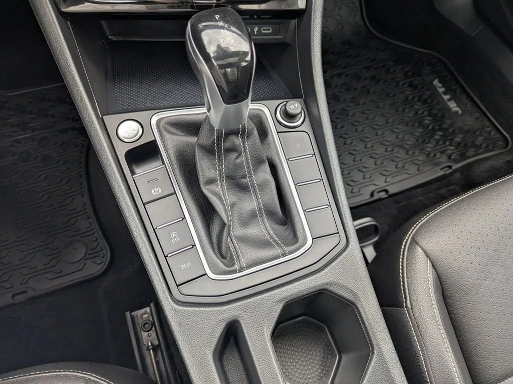 Used 2023 Volkswagen Jetta SE FWD image 26
