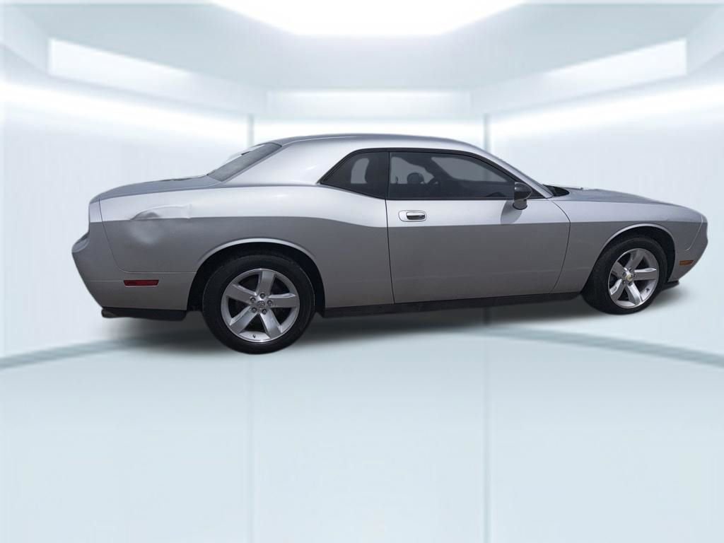 Used 2009 Dodge Challenger SE RWD image 12