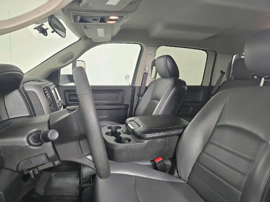 Used 2022 RAM 1500 Tradesman w/ Chrome Appearance Group AWD/4WD image 3