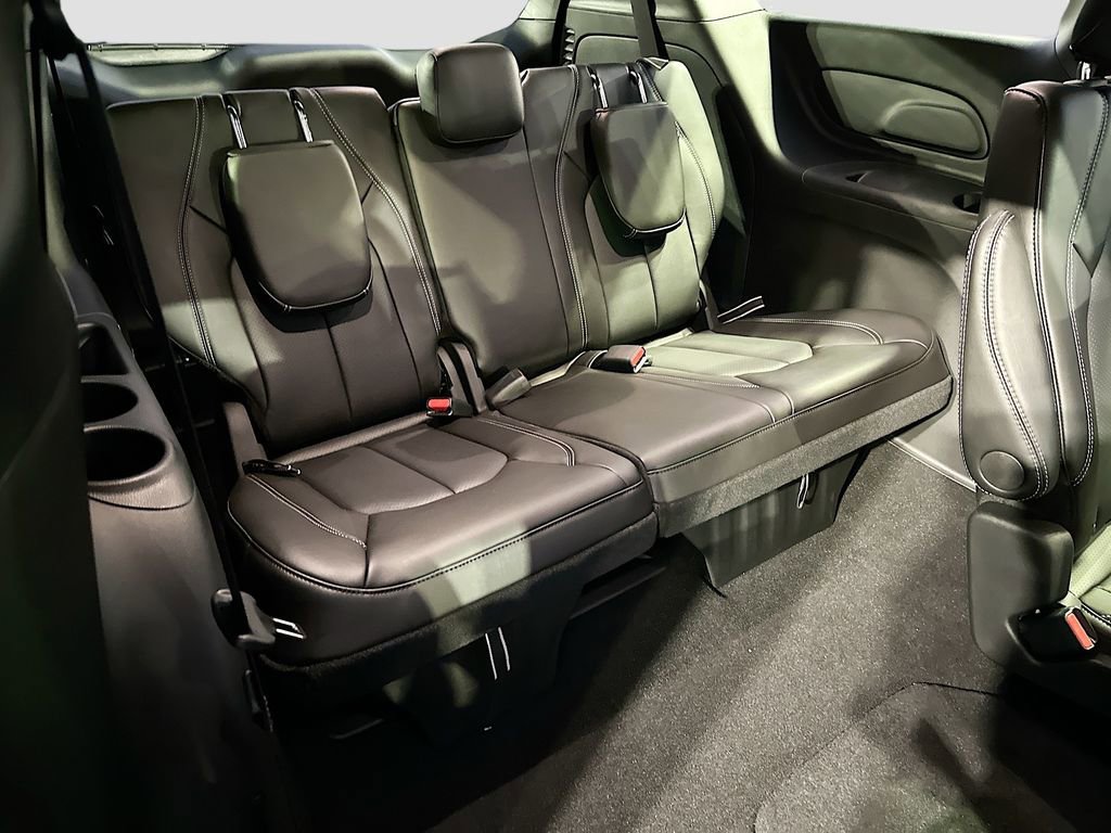 New 2026 Chrysler Pacifica Select FWD image 26