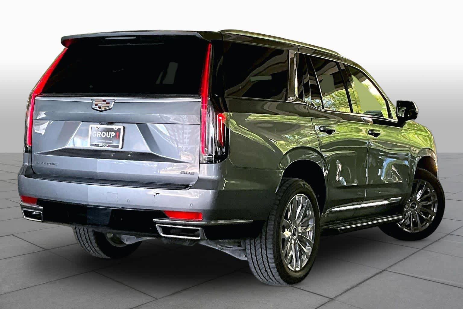 Used 2021 Cadillac Escalade Premium Luxury w/ LPO, Illumination Package RWD image 12