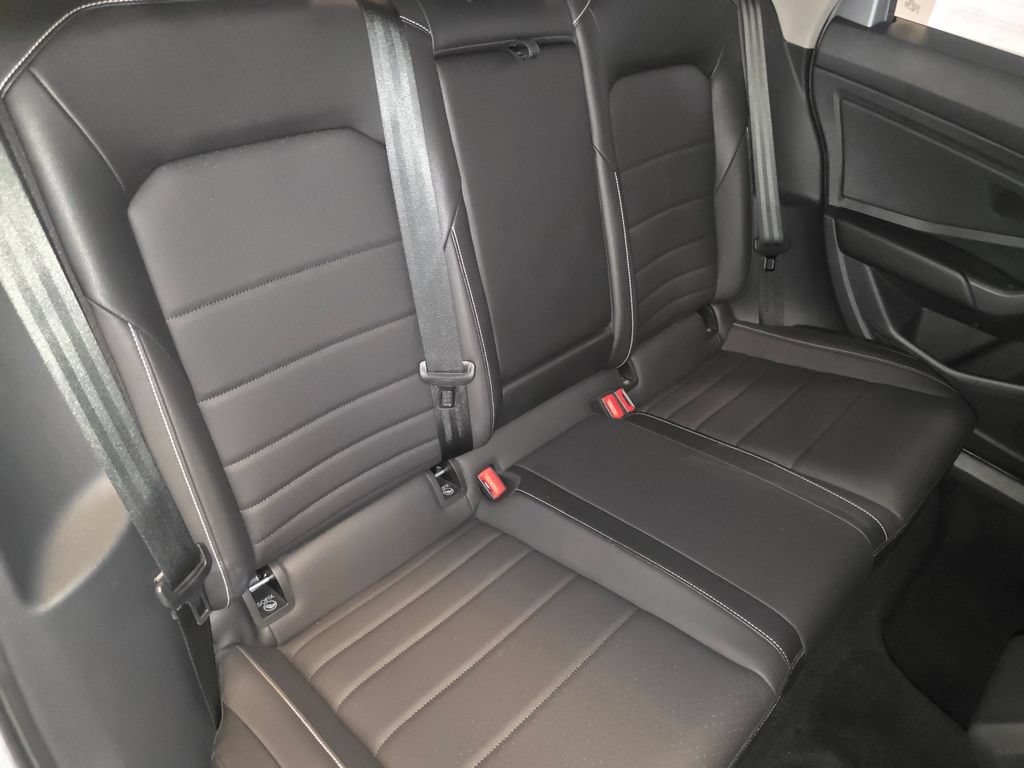 Used 2023 Volkswagen Jetta SE FWD image 20