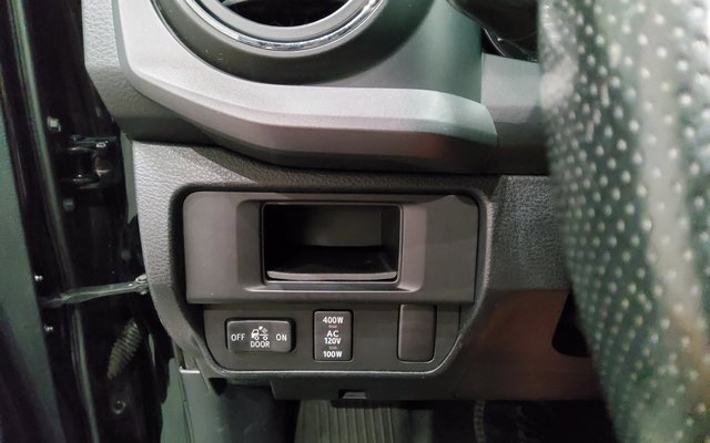 Used 2016 Toyota Tacoma TRD Off-Road image 27