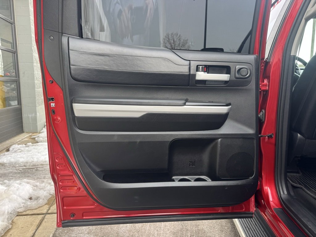 Used 2019 Toyota Tundra Limited w/ Limited Premium Package image 39