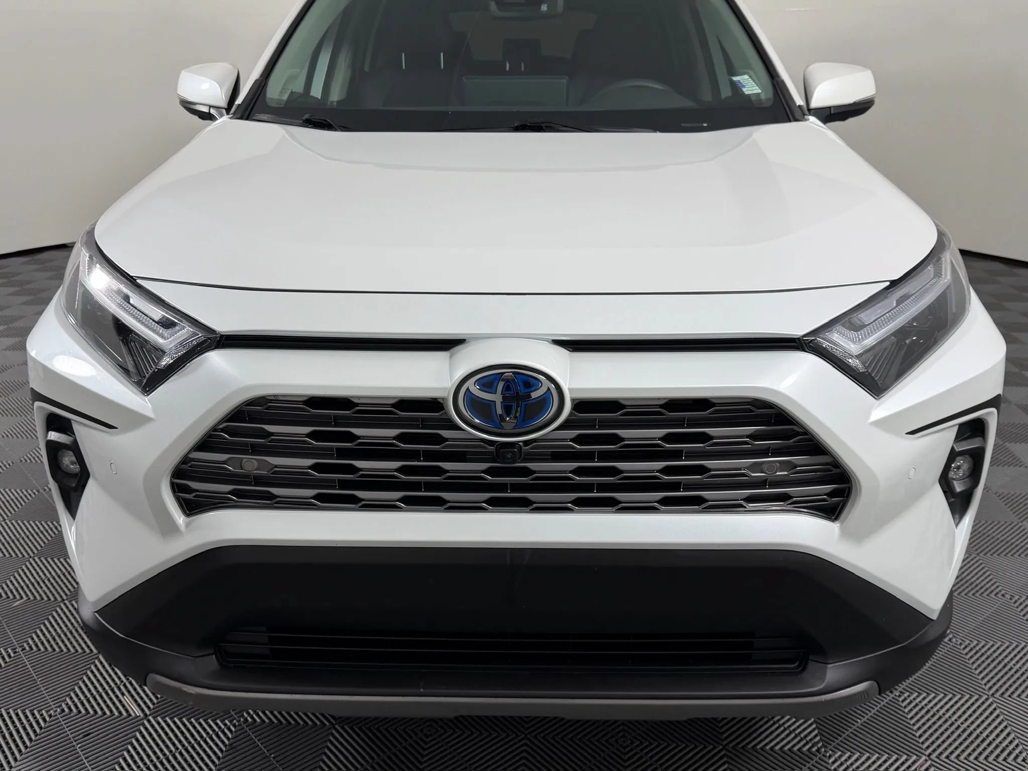 Used 2024 Toyota RAV4 Limited w/ Advanced Technology Package AWD/4WD image 3