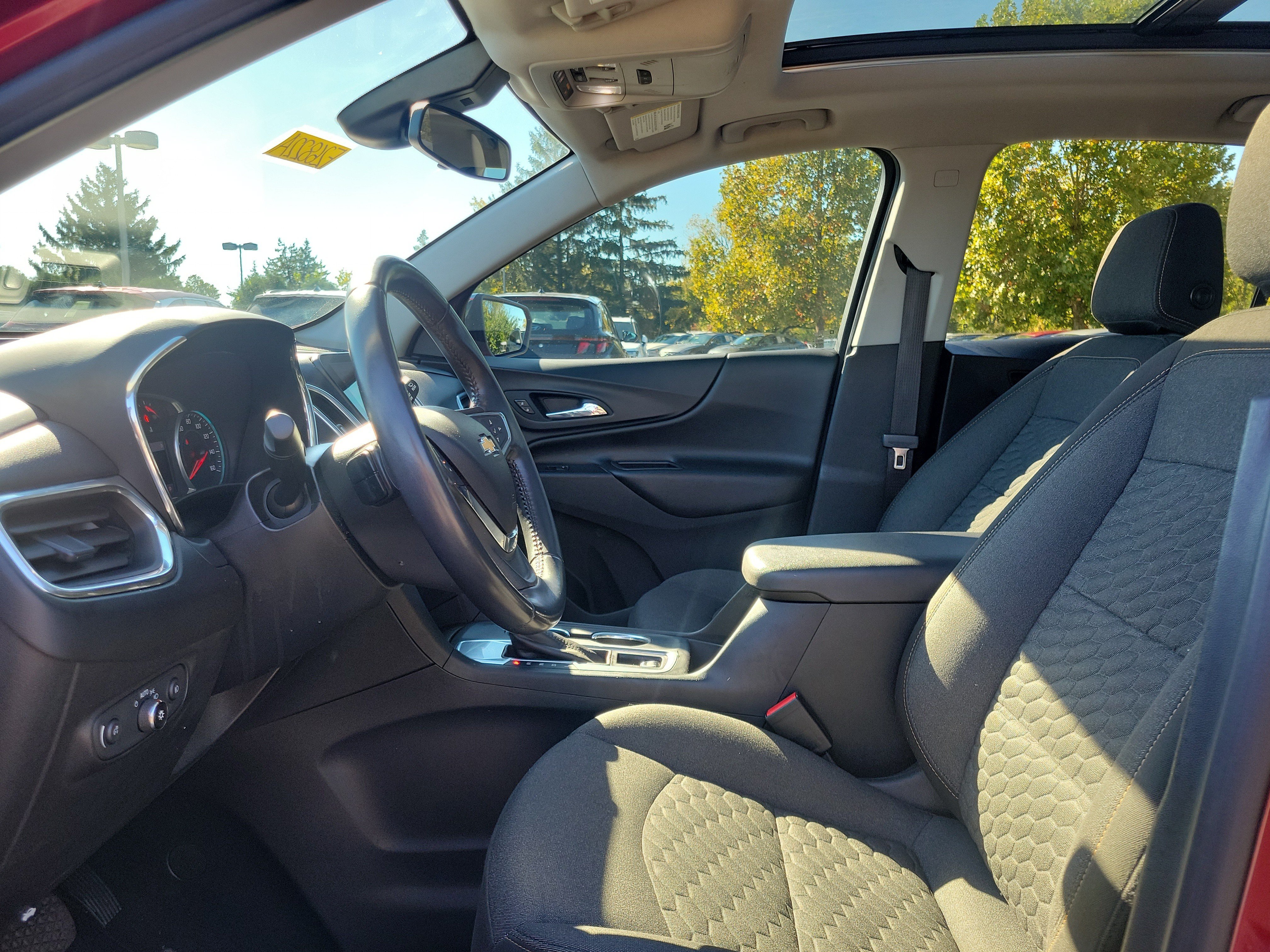 Used 2020 Chevrolet Equinox LT FWD image 15