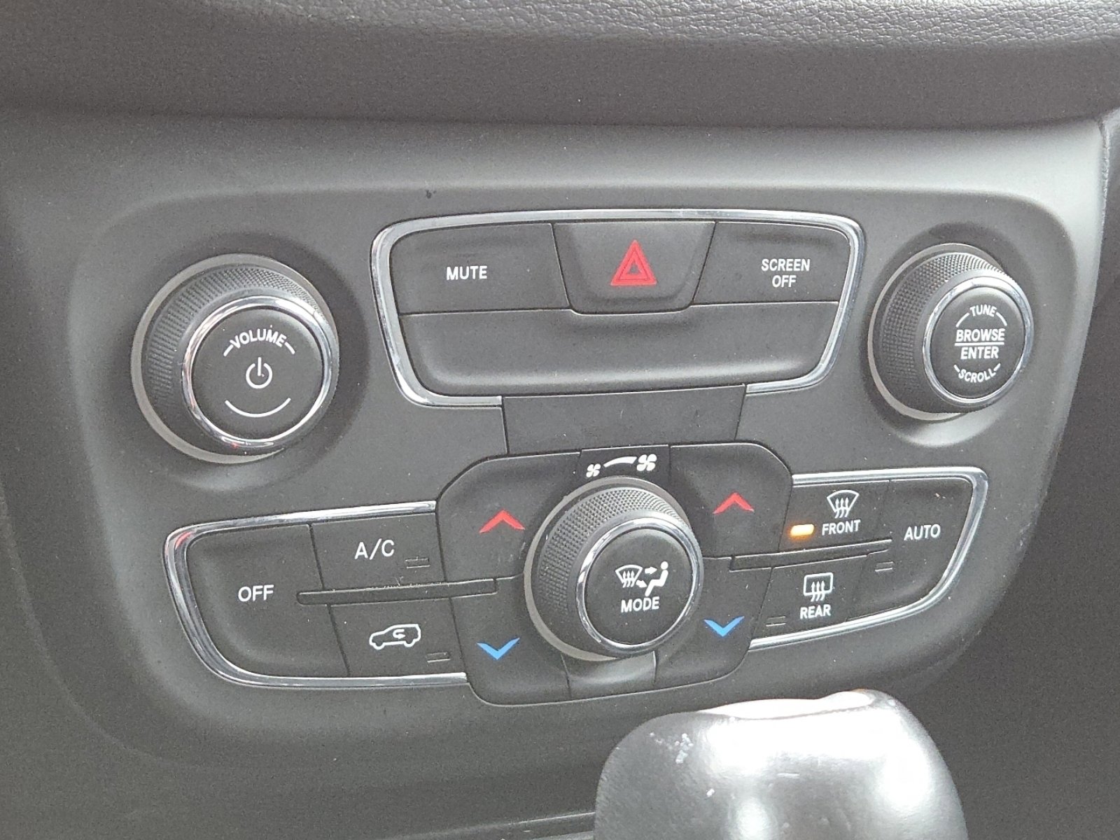 Used 2020 Jeep Compass Latitude image 29