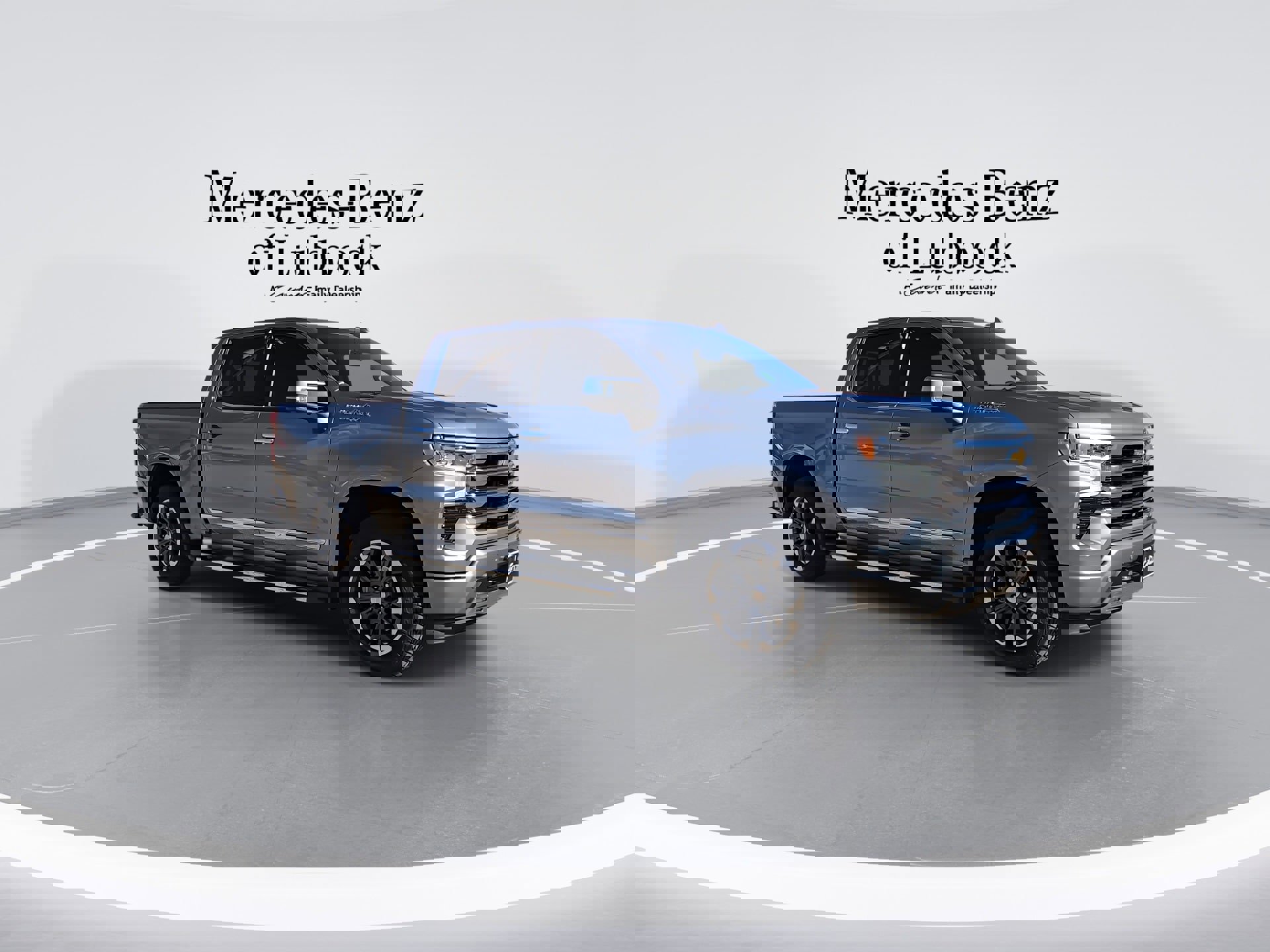 Used 2025 Chevrolet Silverado 1500 High Country w/ Technology Package image 2