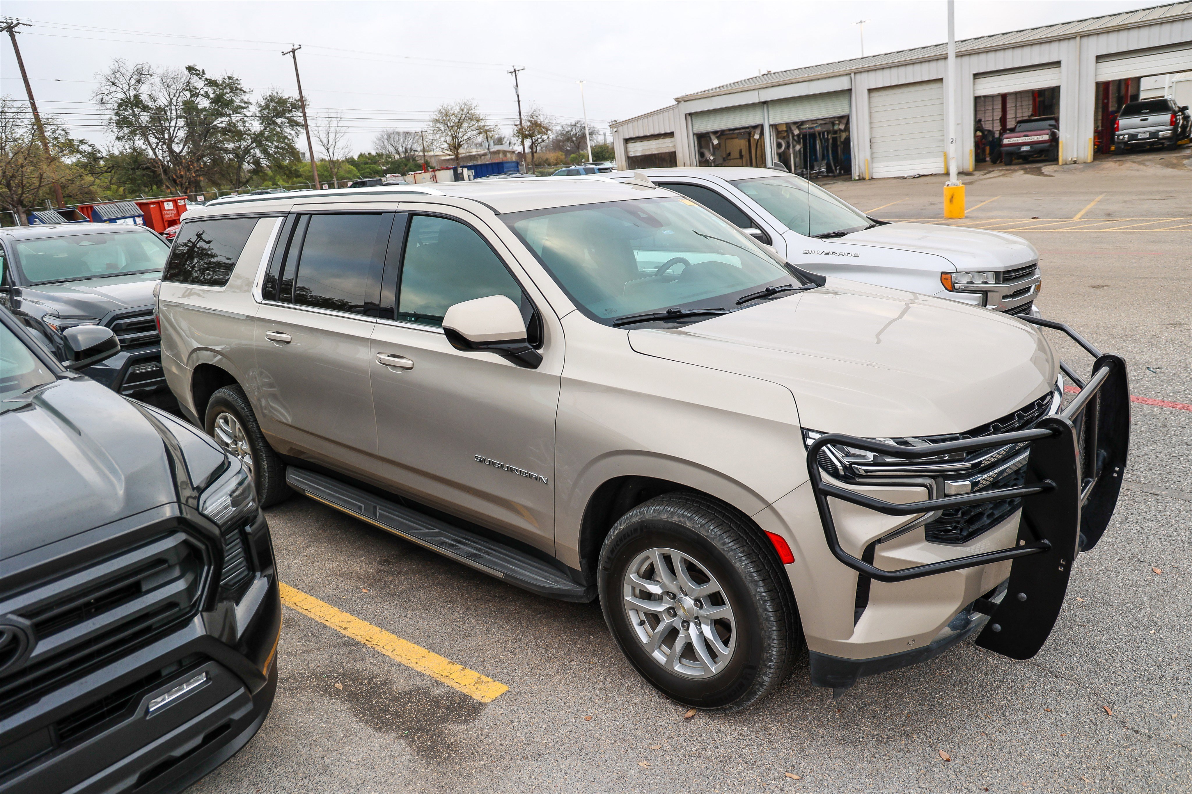 Used 2021 Chevrolet Suburban LS w/ Driver Alert Package image 13