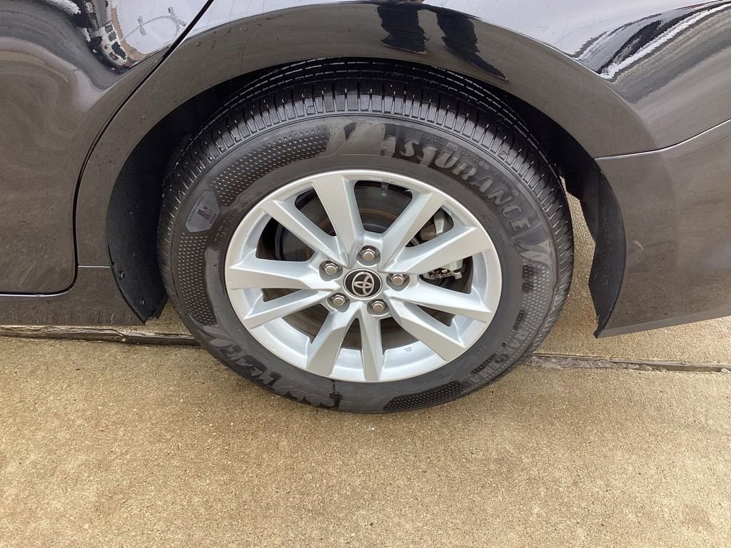 Used 2025 Toyota Camry LE image 27