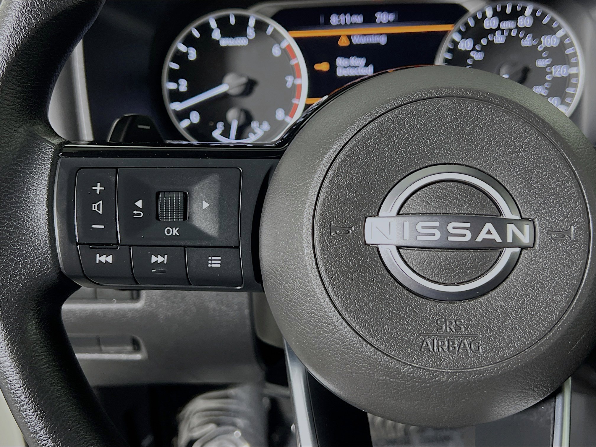 Used 2023 Nissan Rogue SV image 19