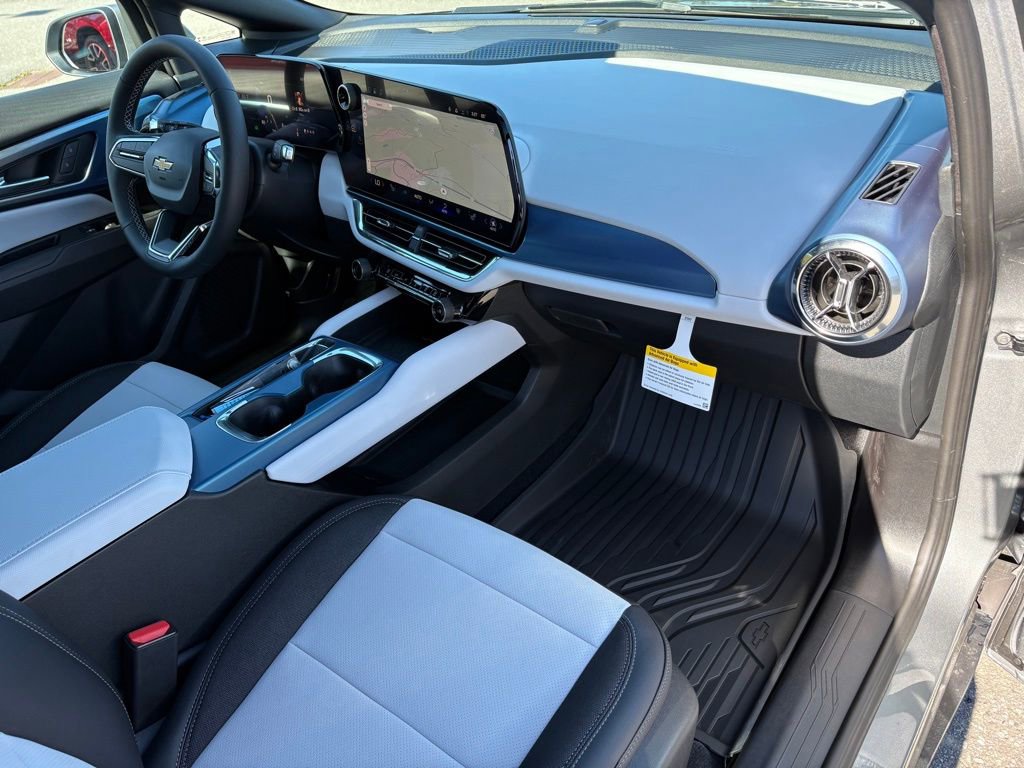 New 2026 Chevrolet Equinox EV LT image 28