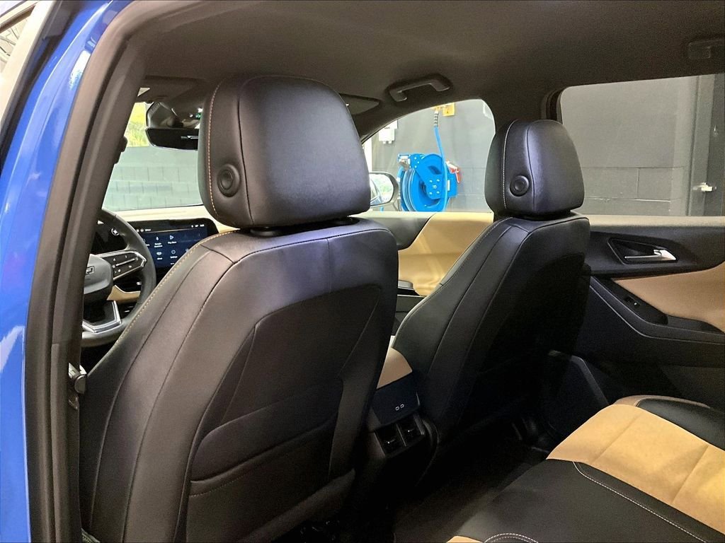 Used 2025 Chevrolet Equinox ACTIV w/ Safety and Technology Package AWD/4WD image 22