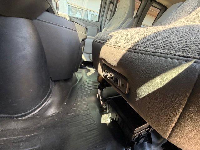Used 2025 Chevrolet Express 3500 LS RWD image 14