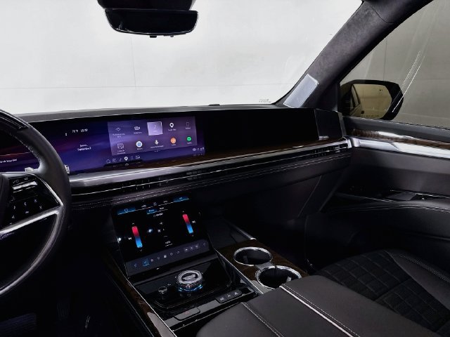 Used 2025 Cadillac Escalade ESV Sport Platinum AWD/4WD image 26