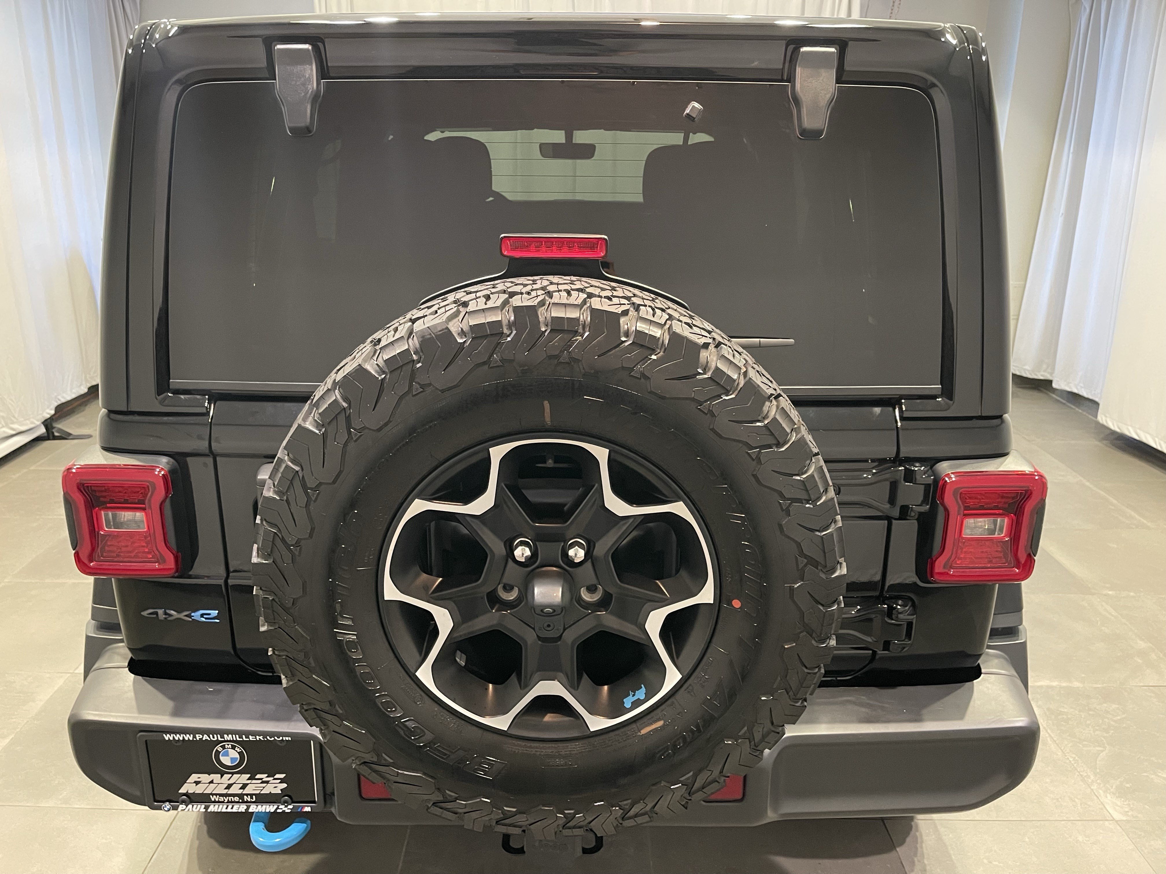 Used 2023 Jeep Wrangler Unlimited Rubicon 4xe w/ Cold Weather Group AWD/4WD image 5