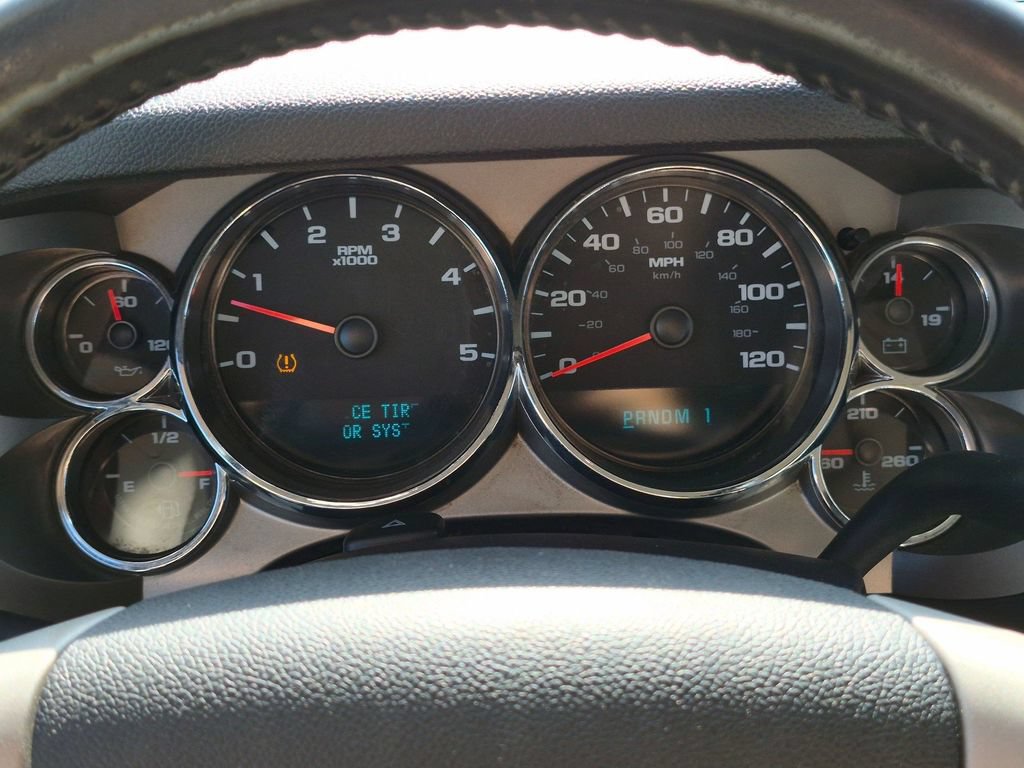 Used 2009 Chevrolet Silverado 2500 LT w/ Interior Plus Package AWD/4WD image 11